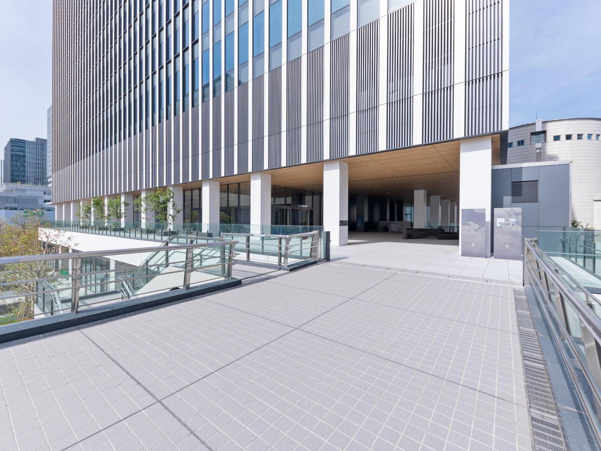 Mitsui Garden Hotel Yokohama Minatomirai Premier Exterior photo The rooftop observation deck