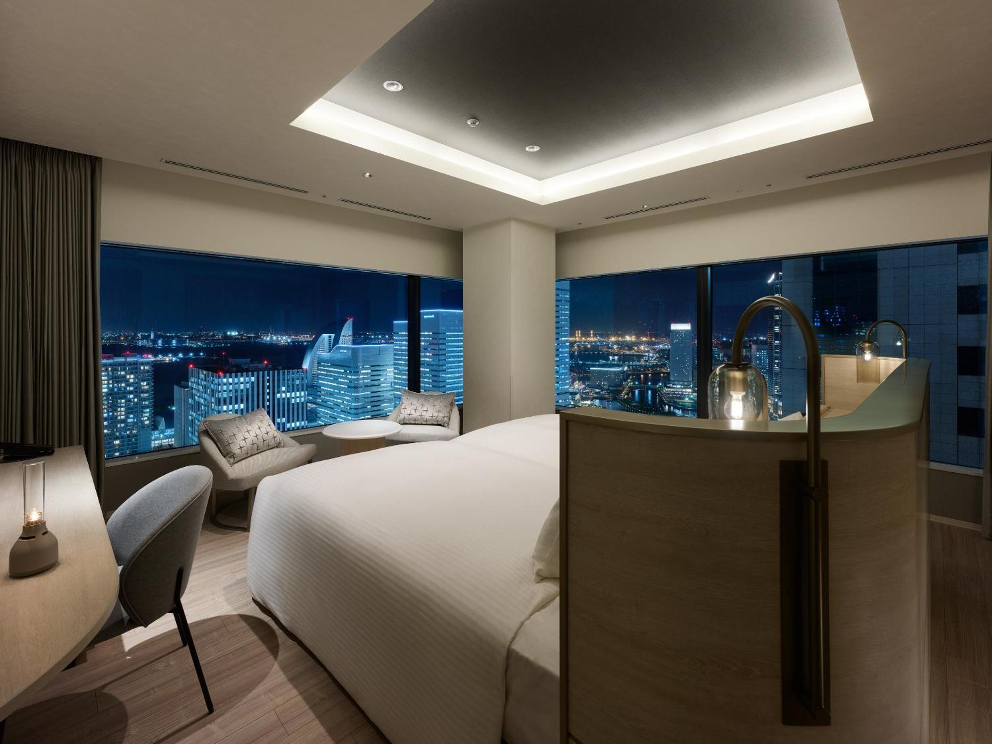 Mitsui Garden Hotel Yokohama Minatomirai Premier Exterior photo A bedroom at the hotel